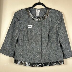 Worthington stretch large black / grey 20 p2p 21” length one snap loose preowned